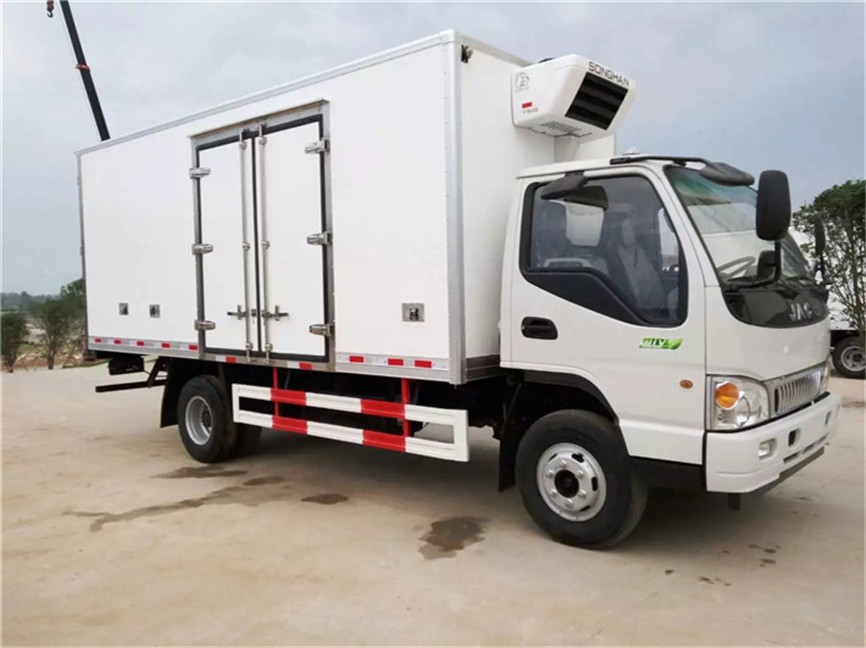江淮駿鈴排半 5.2米冷藏車(chē)
