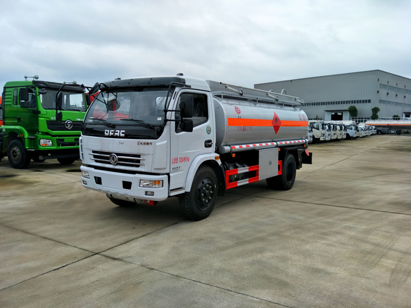 東風(fēng)8.6方加油車