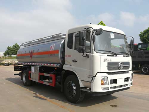 東風(fēng)天錦12噸運(yùn)油車(chē)
