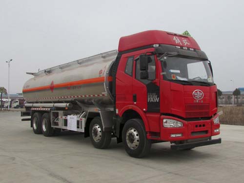 解放前四后八鋁合金運(yùn)油車(chē)